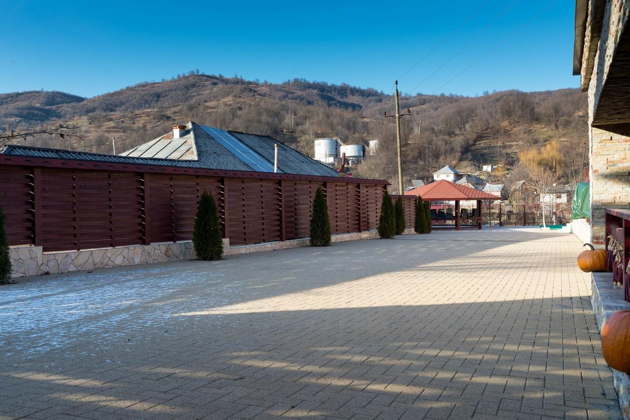 Pridvorul Haiducilor 슬래닉몰도바 외부 사진